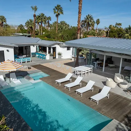 Luxury 4-Bedroom Home With Pool Spa & Stunning Mountain Views